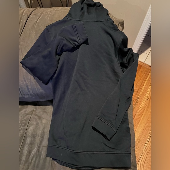 Men’s small UA hoodie - Picture 4 of 4